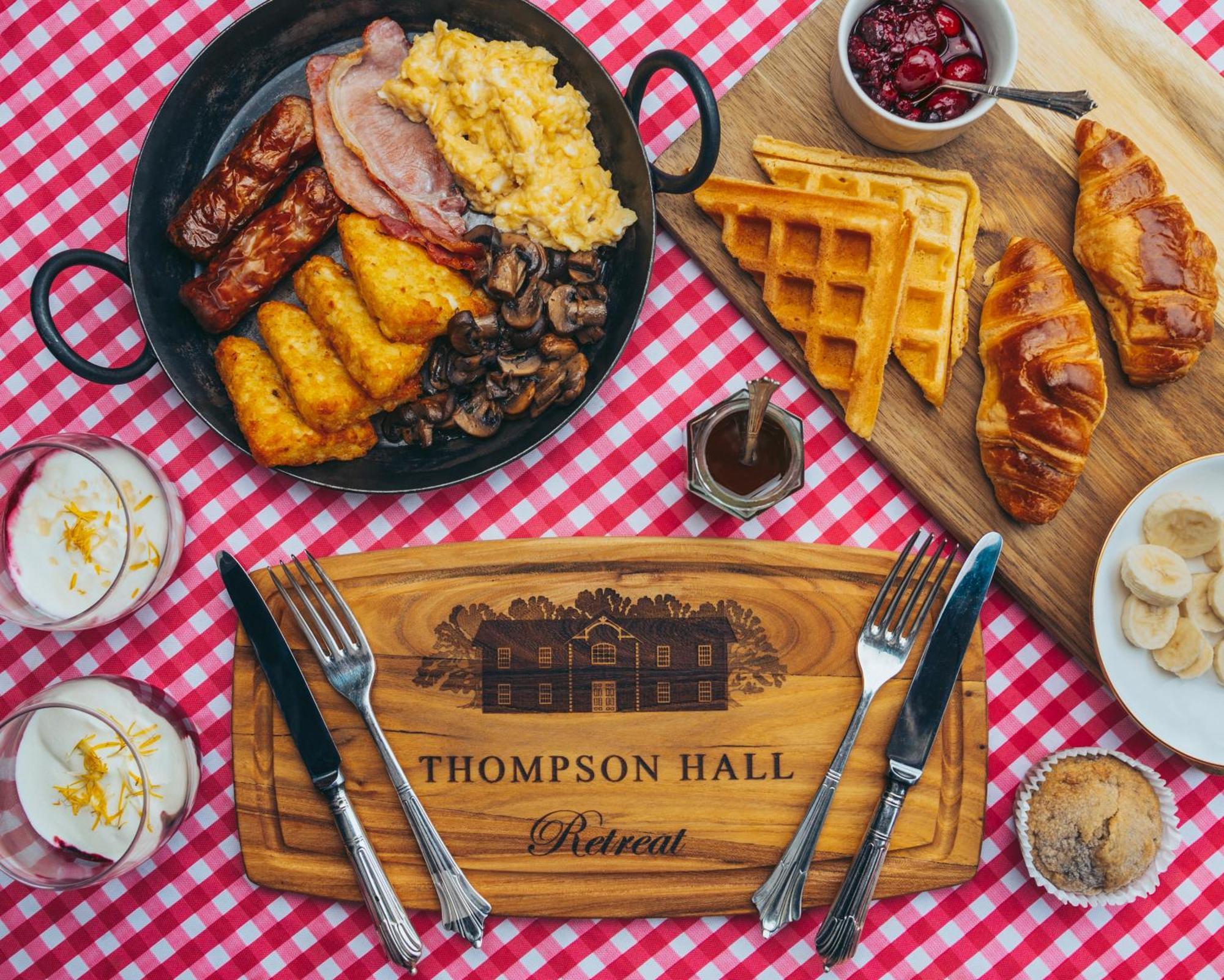 Thompson Hall Retreat Экстерьер фото
